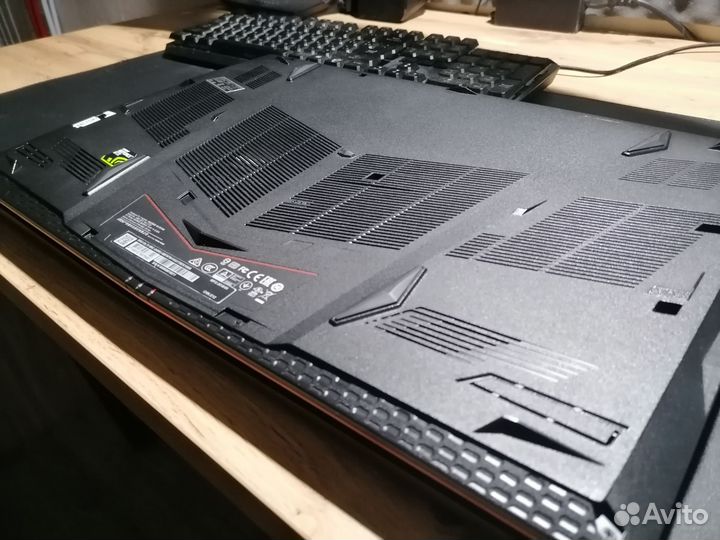 Ноутбук msi MS-17C6