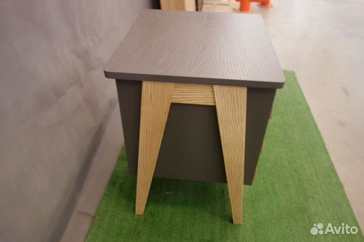 Тумбочка Leset 