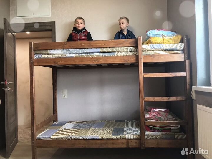 Двухъярусная кровать