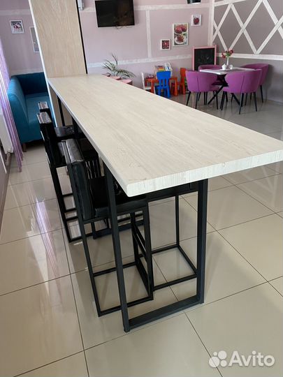 Барный стол и стулья