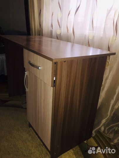 Стол письменный