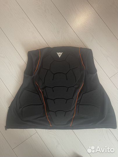 Защита спины dainese