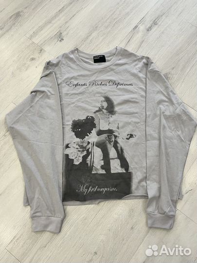 Лонгслив erd на руках