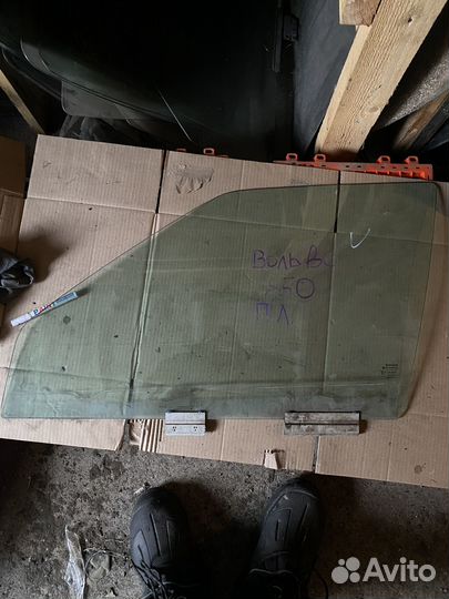 Стекло переднее левое Volvo 850