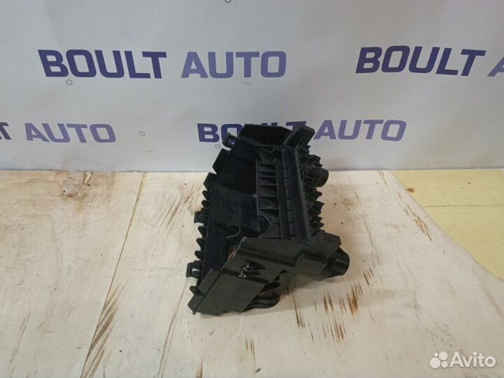 Кронштейн блока предохранителей Omoda C5 sqre4T15C