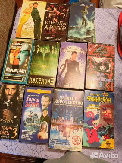 Видеокассеты с фильмами.Мультфильм