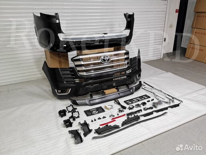 Обвес Toyota Land Cruiser 300 в версию Anniversary