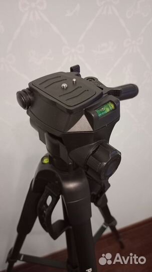 Штатив для фотоаппарата