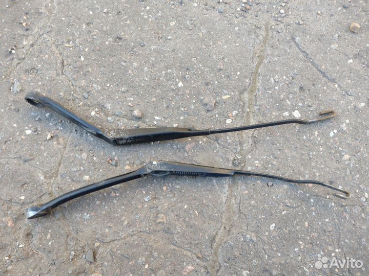 Поводки дворников (комплект) Nissan Primera P11