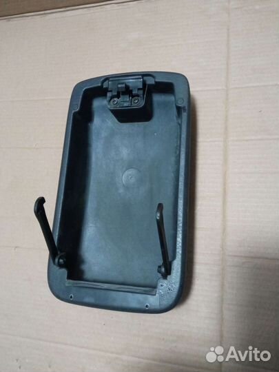 Toyota Avensis t22 крышка подлокотника