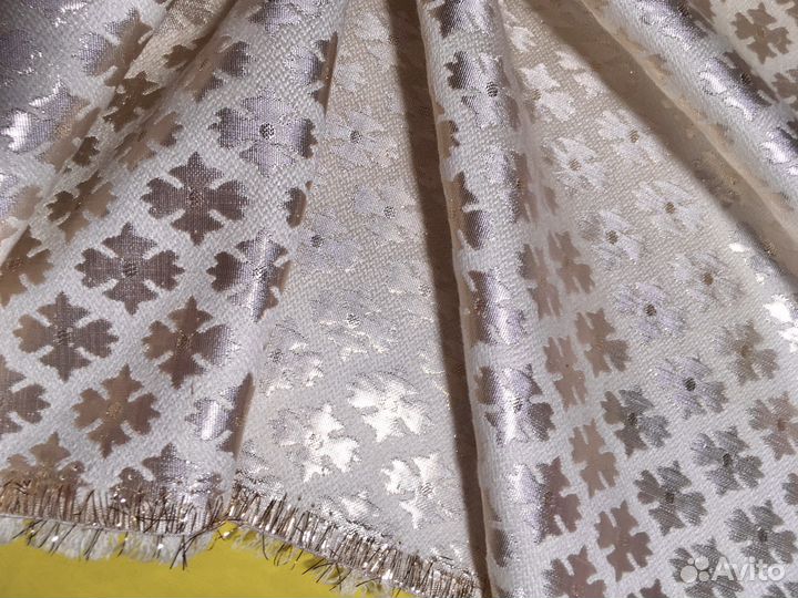 Ткань для шитья жаккард молочный белый с люрексом