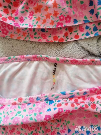 Купальник для девочки и тапочки для бассейна