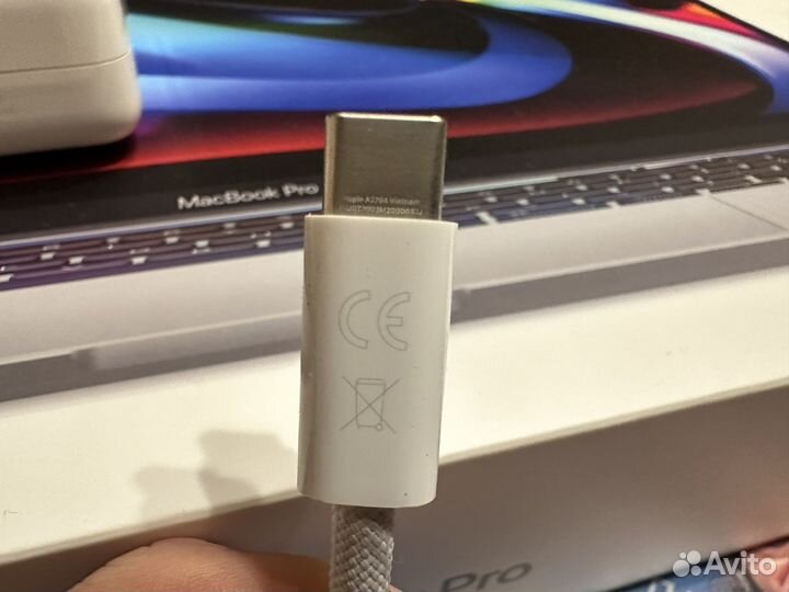 Apple 140W USB-C Power Adapter Оригинал