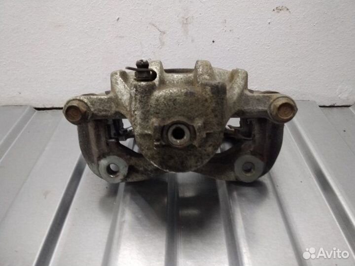 Суппорт передний передний левый Hyundai Solaris 1