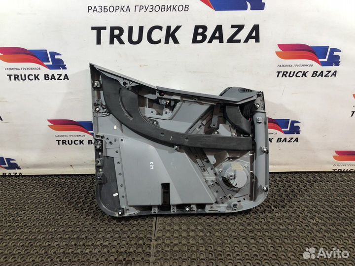 Обшивка двери правой Renault T