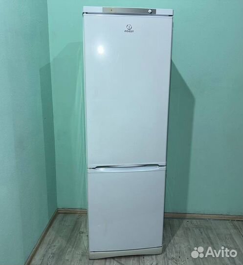 Холодильник Indesit by