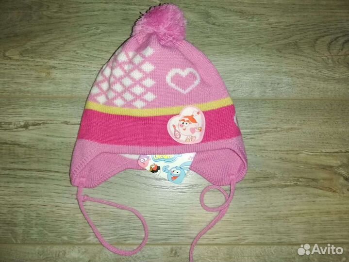 Шапки для девочек новые, Смешарики. разные