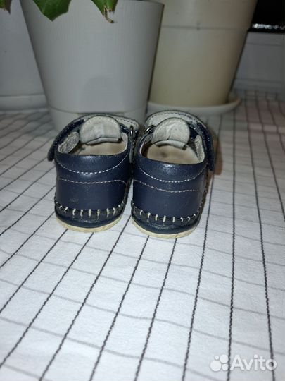 Сандалии детские 19 размер