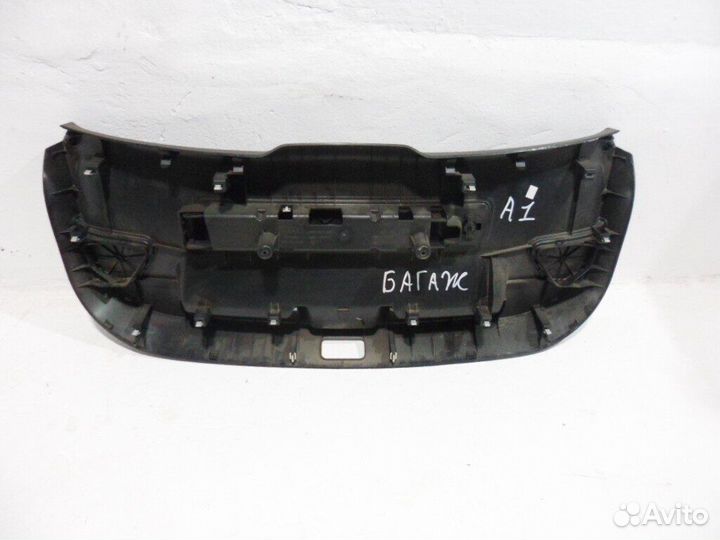 Обшивка крышки багажника Audi A1 2010-2018г