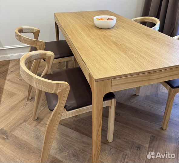 Стол обеденный новый из массива