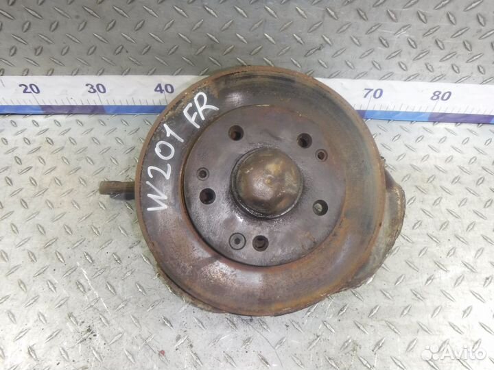 Кулак поворотный передний правый Mercedes-Benz 190