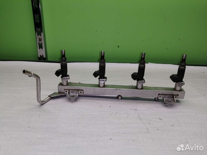 Топливная рампа с форсунками BMW N46B20