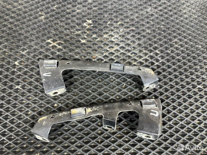 Крепление бампера переднее Hyundai Elantra HD G4FC