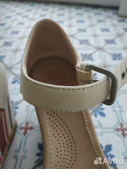 Босоножки Uggs новые