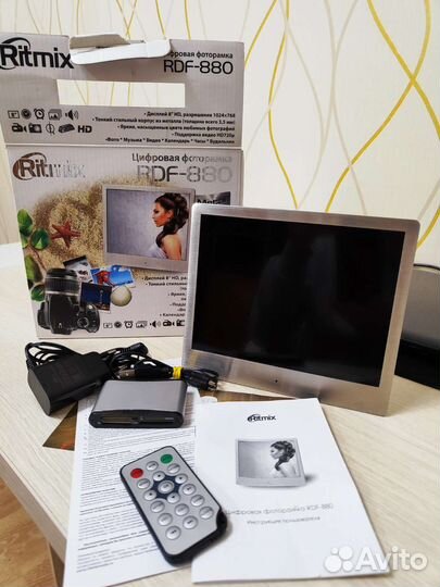 Цифровая фоторамка Ritmix -880