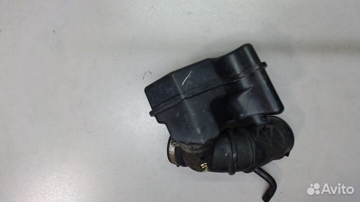 Патрубок воздушного фильтра Mazda 626, 1993