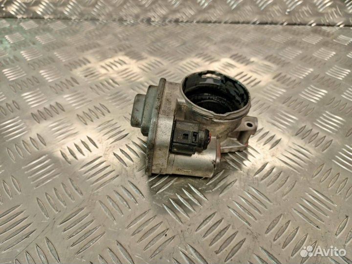 Дроссельная заслонка Volkswagen Golf 5 038128063L