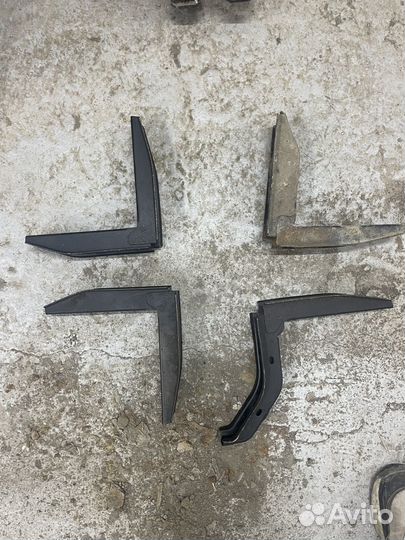 Кронштейн подножки lx 470