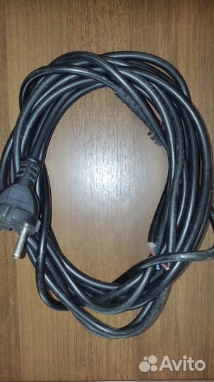 Пылесос вертикальный dexp M-800V