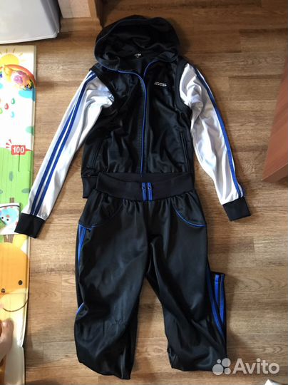 Спортивный костюм женский