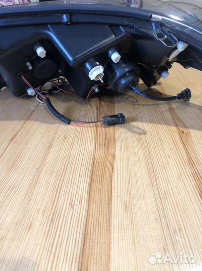 Фары новые Тойота Ленд Крузер 200