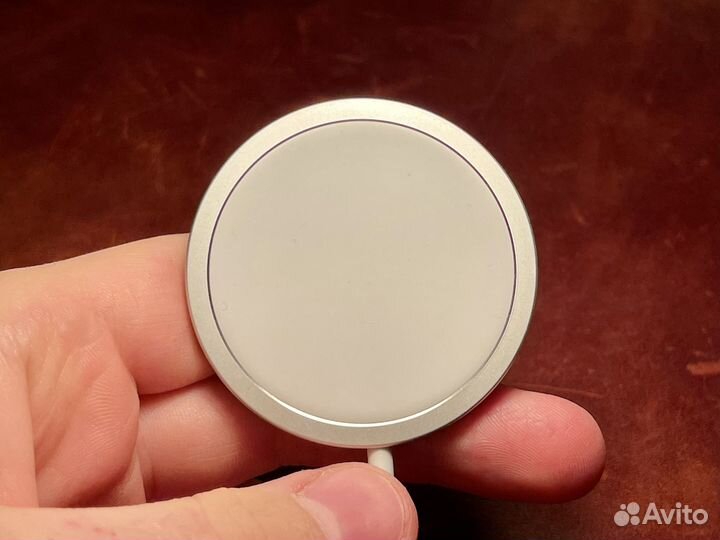 Беспроводное зарядное устройство Apple MagSafe