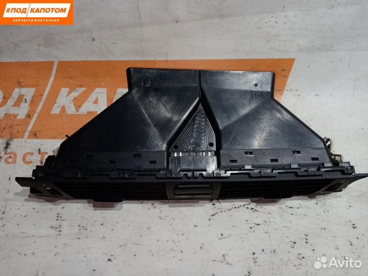 Дефлектор обдува салона центральный BMW 3 E90 2010