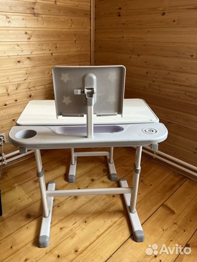 Уголок (стол и стул) школьника