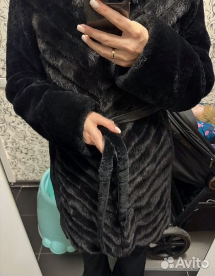 Шуба из мутона с норкой