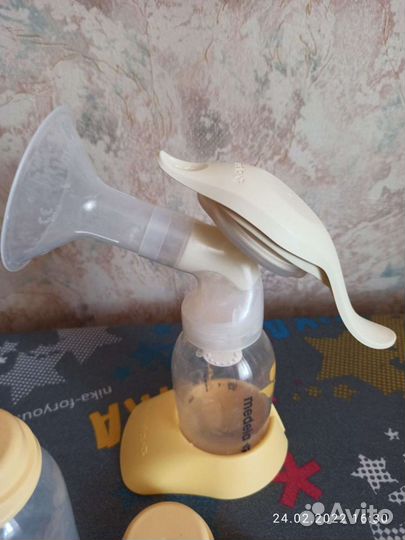 Молокоотсос medela ручной