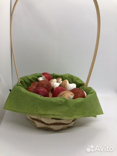 Зефирные грибы в корзине