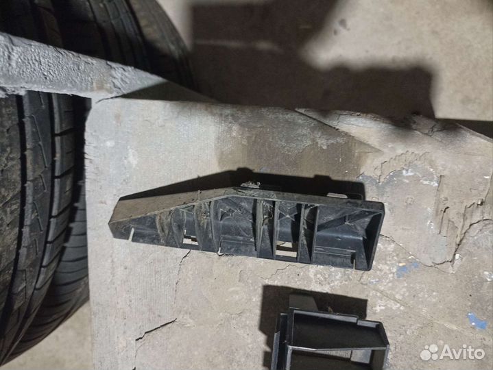 Кронштейн заднего бампера Toyota Corolla 120 Sedan