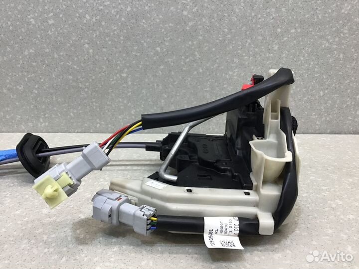 Замок двери передней правой Kia Cerato 2018