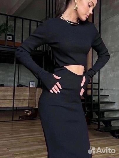 Платье в рубчик миди