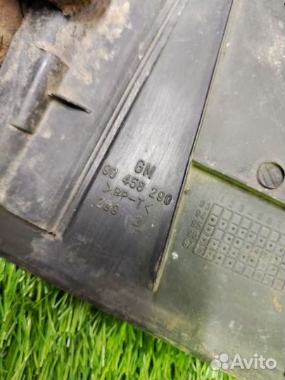 Решетка под лобовое стекло Opel Omega B