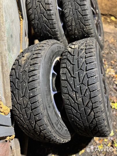 Tigar SUV Ice 215/65 R16