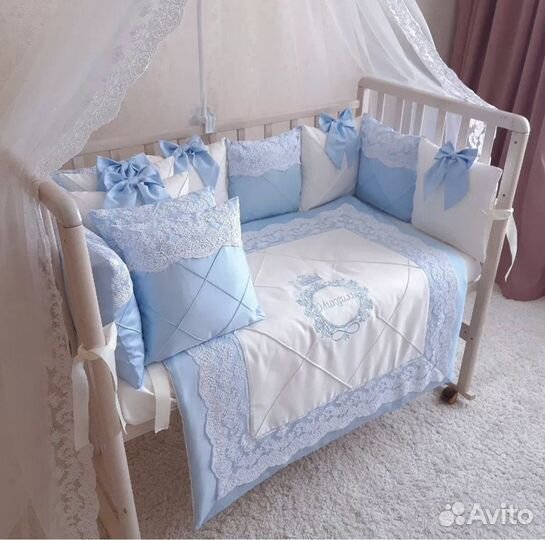 Бортики в кроватку с балдахином