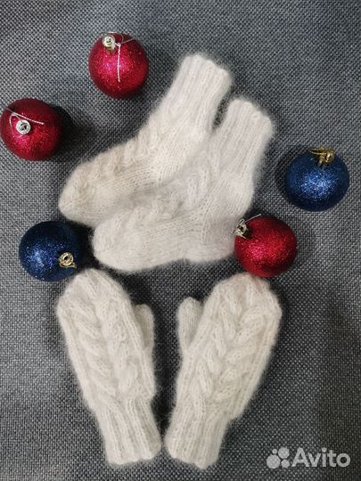 Комплект:носочки и варежки