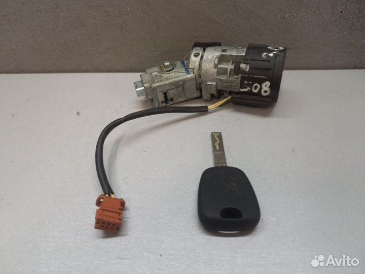 Замок зажигания Peugeot 301 2012