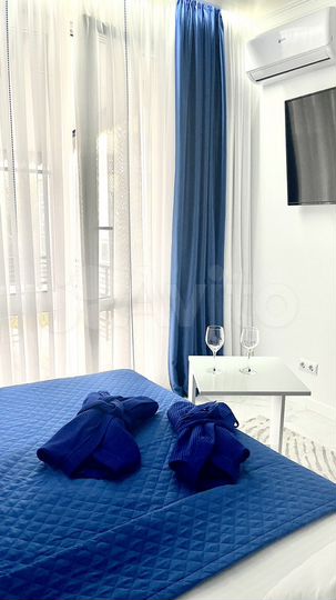 Квартира-студия, 70 м², 1/3 эт.